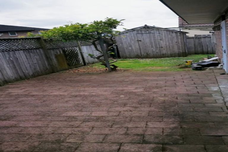 Photo of property in 2/20 Steeple Rise, Pakuranga, Auckland, 2010