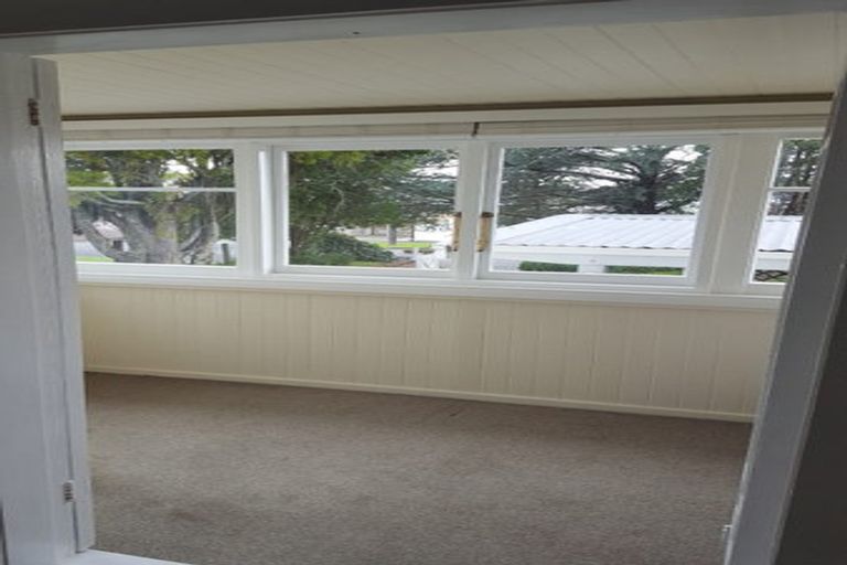 Photo of property in 18 Riro Street, Point Chevalier, Auckland, 1022