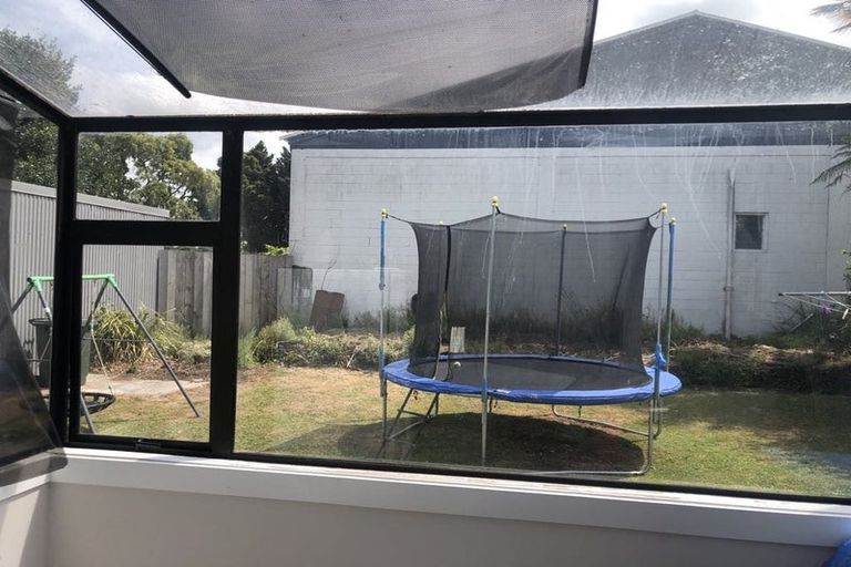 Photo of property in 12 West Street, Eltham, 4322