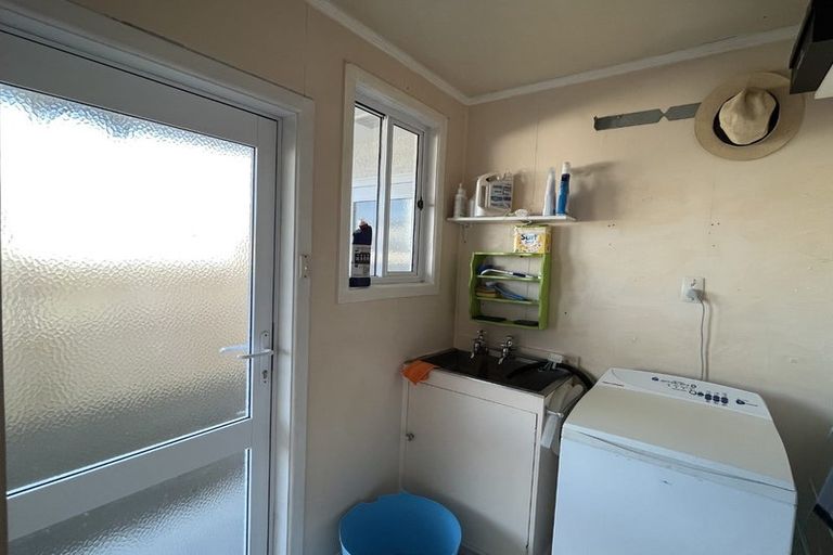 Photo of property in 15 Manu Crescent, Upper Vogeltown, New Plymouth, 4310