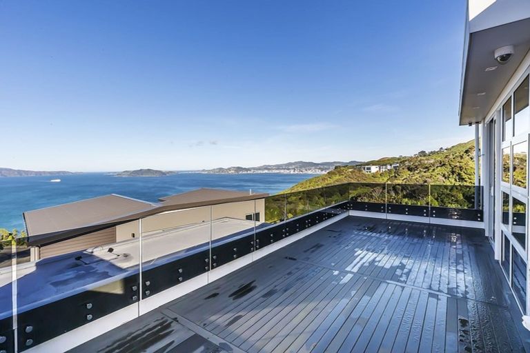 Photo of property in 56 Tamworth Crescent, Newlands, Wellington, 6037