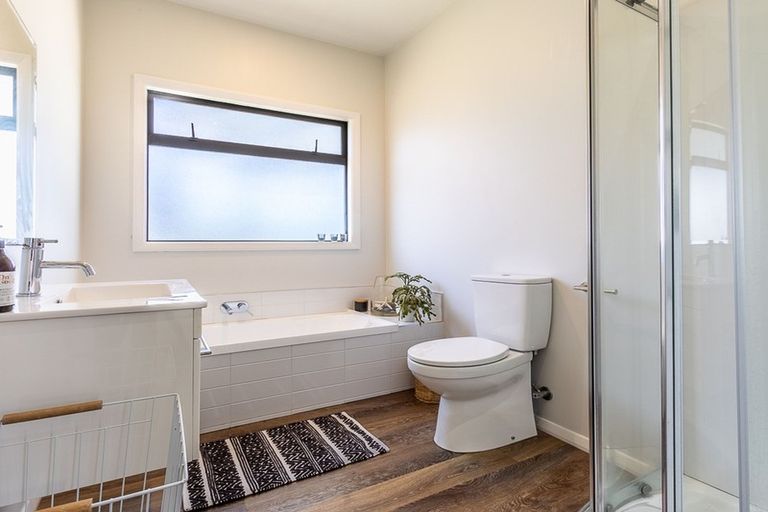 Photo of property in 35 Seagrass Place, Otaki Beach, Otaki, 5512