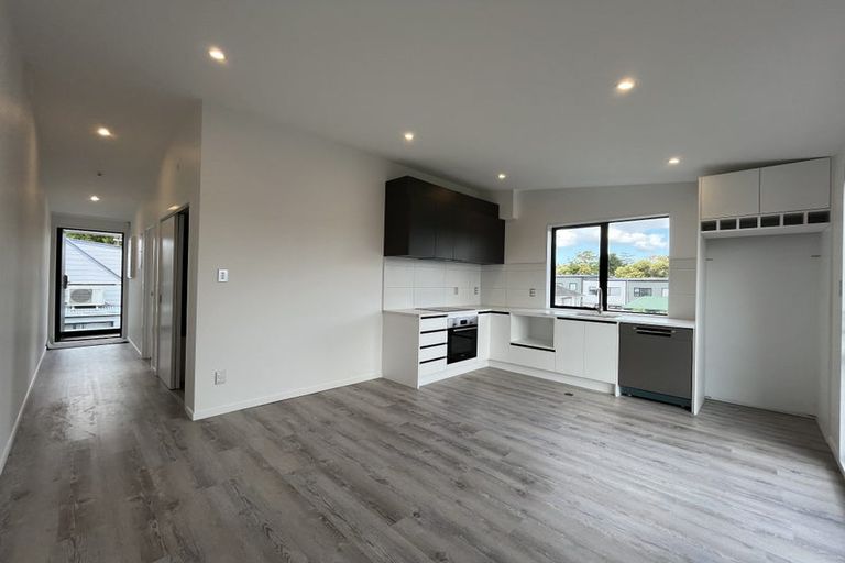 Photo of property in 8/18 Sylvan Crescent, Te Atatu South, Auckland, 0610