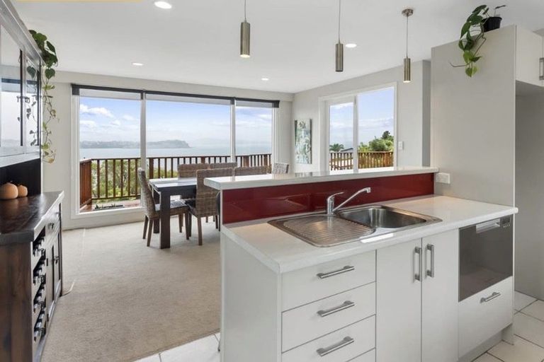 Photo of property in 1104 Whangaparaoa Road, Tindalls Beach, Whangaparaoa, 0930