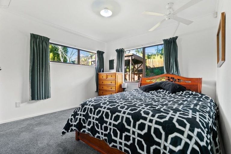 Photo of property in 26 Adam Sunde Place, Glen Eden, Auckland, 0602