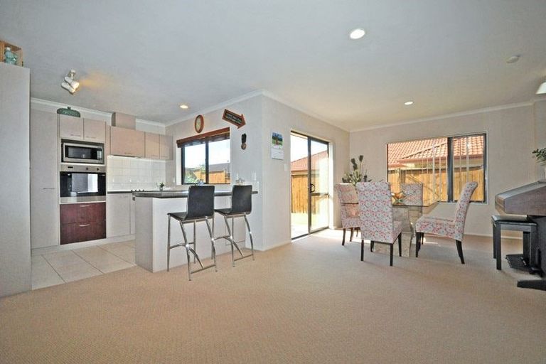 Photo of property in 30 Skelton Avenue, Randwick Park, Auckland, 2105