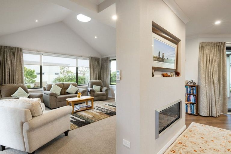 Photo of property in 2 Kotare Grove, Cambridge, 3434