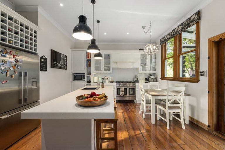 Photo of property in 28 Devon Street, Aro Valley, Wellington, 6021