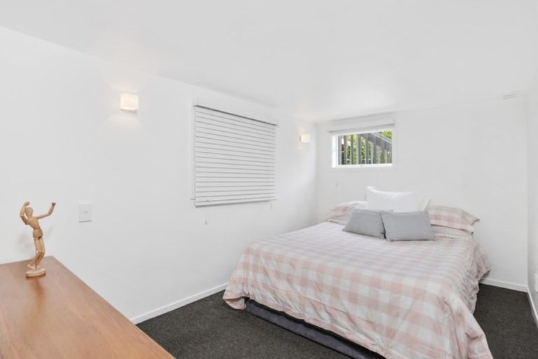 Photo of property in 1/14 Windy Ridge Road, Glenfield, Auckland, 0629