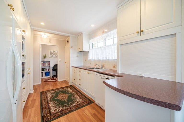 Photo of property in 9 Shaftesbury Grove, Stokes Valley, Lower Hutt, 5019