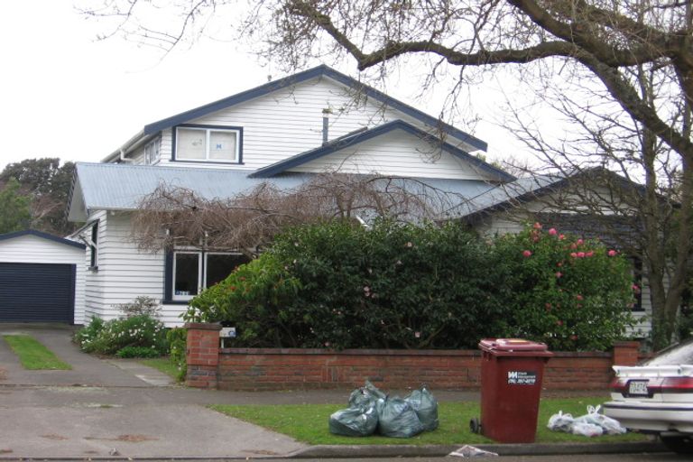 Photo of property in 17 Milverton Avenue, Hokowhitu, Palmerston North, 4410