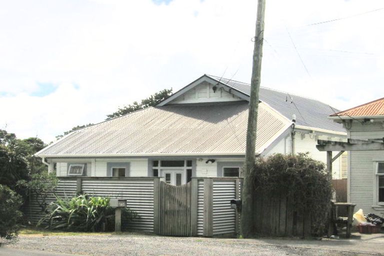 Photo of property in 160 Britomart Street, Berhampore, Wellington, 6023