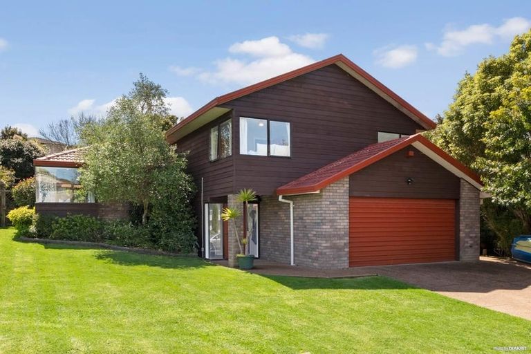 Photo of property in 5 Spears Place, Botany Downs, Auckland, 2010