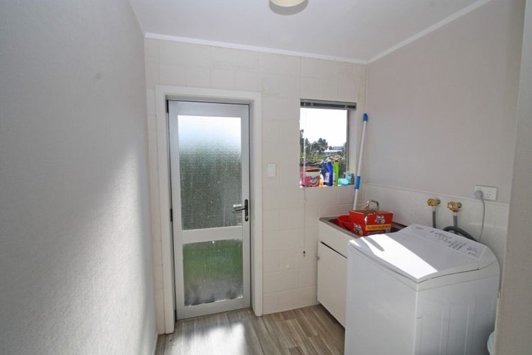 Photo of property in 12 Warren Place, Frankleigh Park, New Plymouth, 4310