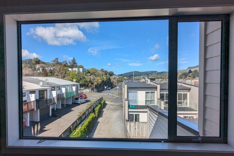 Photo of property in 2/19 Collins Avenue, Tawa, Wellington, 5028
