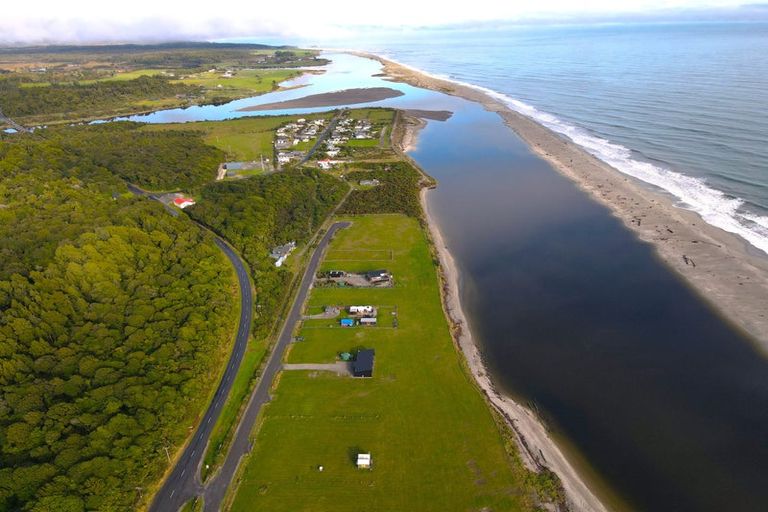 Photo of property in 25 Fox Moth Drive, Haast, 7886