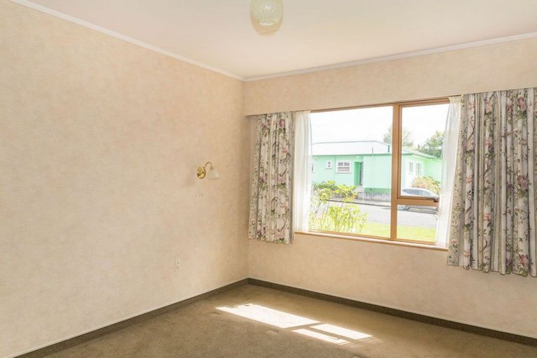 Photo of property in 2 Drummond Street, Dannevirke, 4930