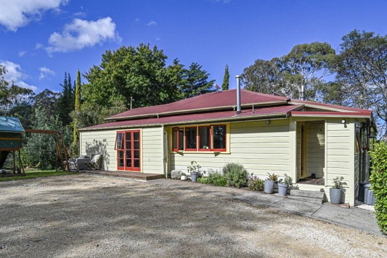 Photo of property in 2553 Taihape Road, Sherenden, Hastings, 4179