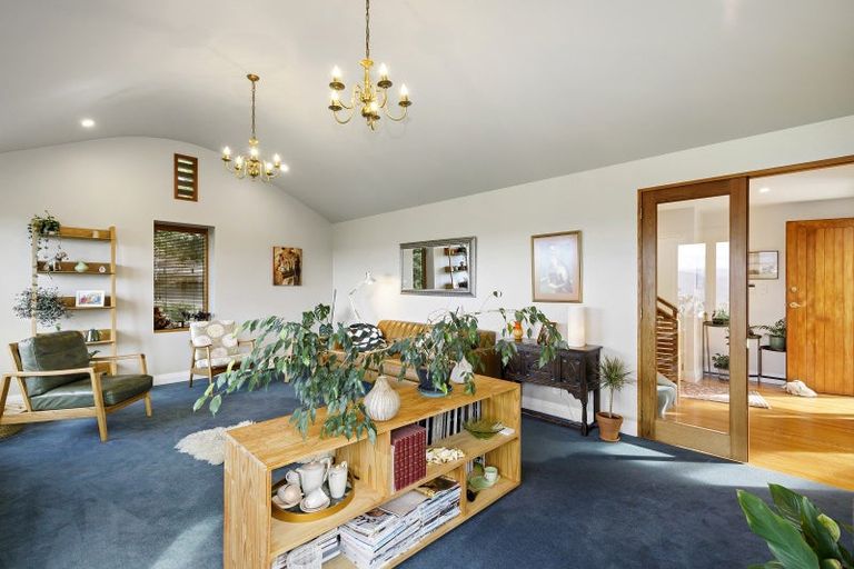 Photo of property in 12-12a Maungaraki Road, Korokoro, Lower Hutt, 5012