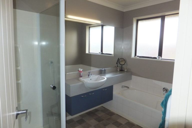 Photo of property in 2 Ross Place, Northwood, Christchurch, 8051