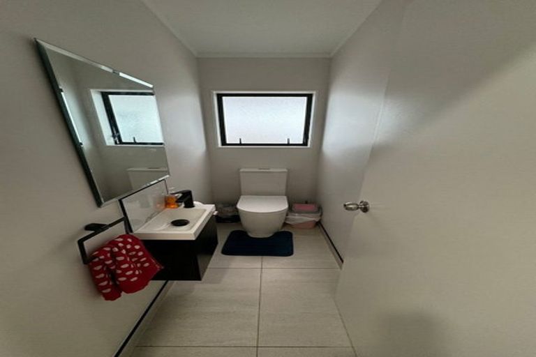 Photo of property in 13 Blueridge Close, Sunnyvale, Auckland, 0612