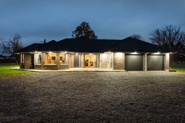 Photo of property in 12 Totaramahonga Road, Dannevirke, 4972