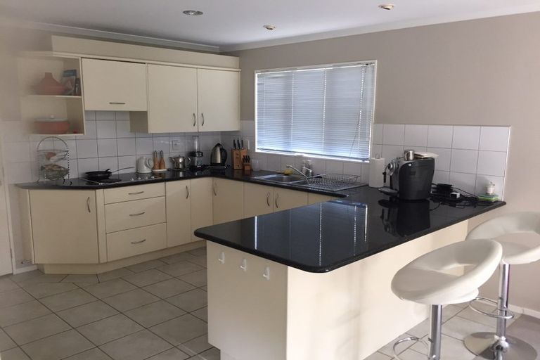 Photo of property in 61 Whitford Road, Botany Downs, Auckland, 2014