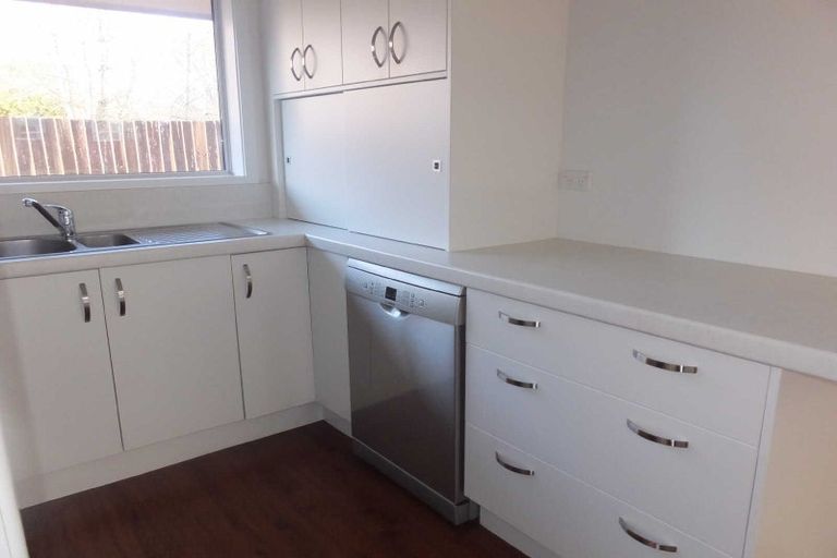 Photo of property in 2/11 Powell Crescent, Ilam, Christchurch, 8041