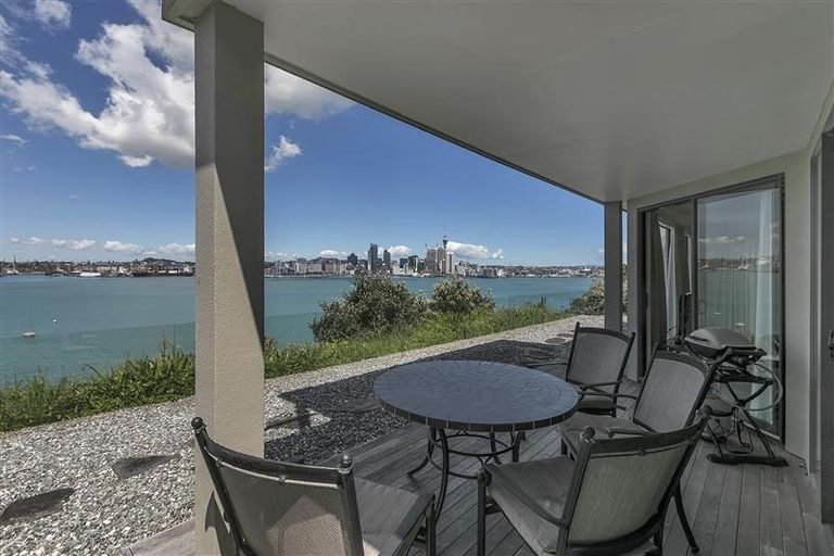 Photo of property in 61c Stanley Road, Stanley Point, Auckland, 0624
