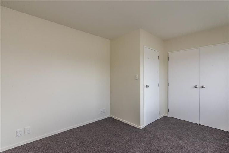 Photo of property in Krisley Court, 15/6 Ambrico Place, New Lynn, Auckland, 0600