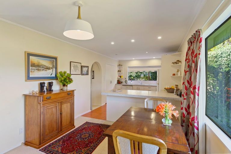 Photo of property in 22 Rewarewa Crescent, Waikanae, 5036