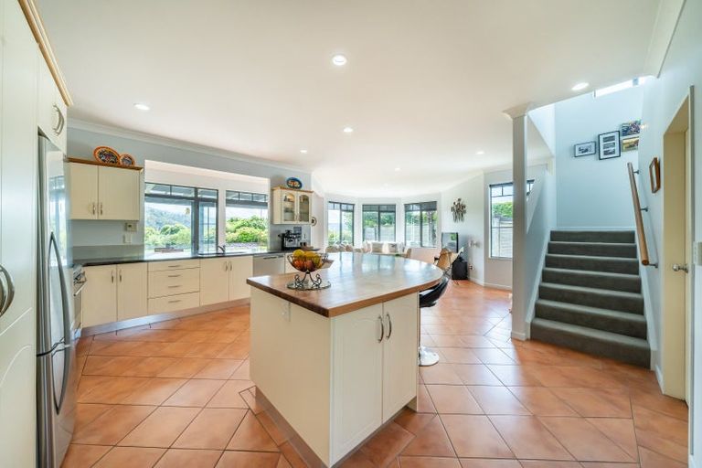 Photo of property in 30 Emerald Hill Drive, Birchville, Upper Hutt, 5018