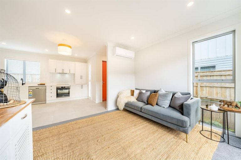 Photo of property in 44b Pine Avenue, Upper Hutt Central, Upper Hutt, 5018