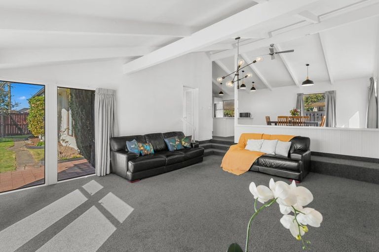 Photo of property in 27 Withells Road, Avonhead, Christchurch, 8042