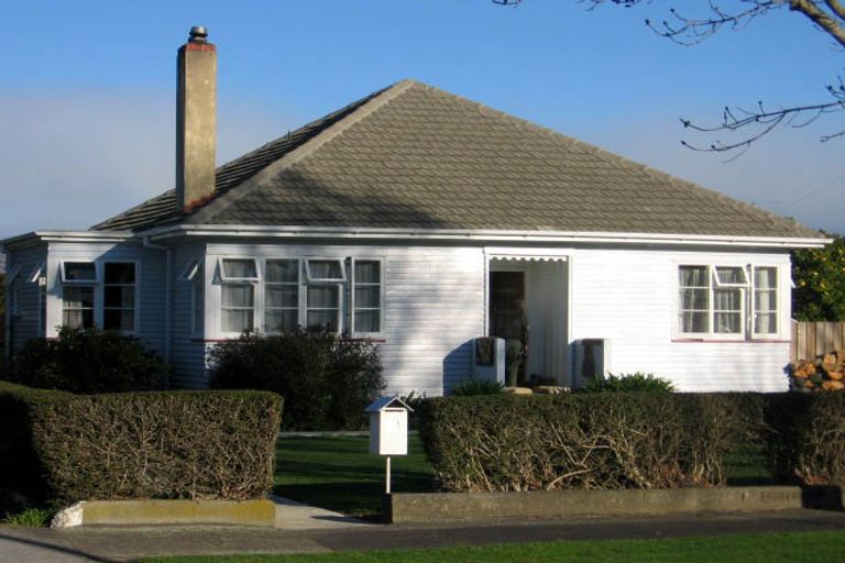 Photo of property in 82 Savage Crescent, West End, Palmerston North, 4412