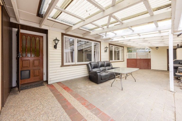 Photo of property in 11 Holden Avenue, Haumoana, 4102