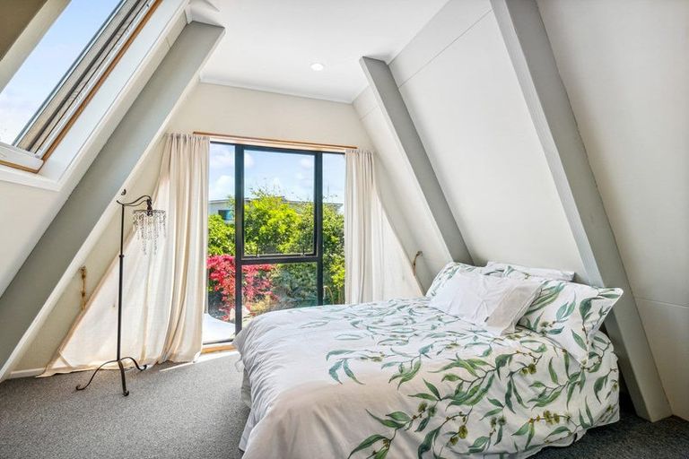 Photo of property in 10 Hastings Street, Waikanae Beach, Waikanae, 5036