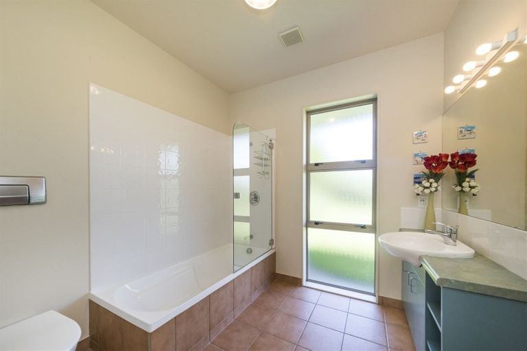 Photo of property in 324 Turitea Road, Turitea, Palmerston North, 4472