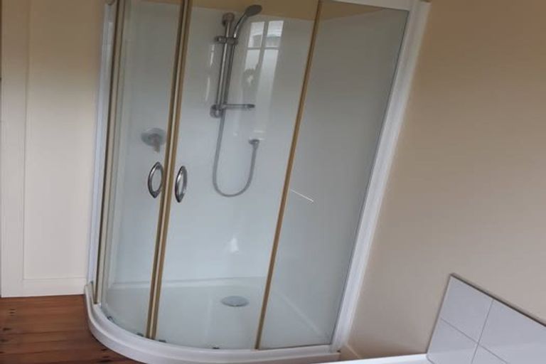 Photo of property in 94 Queen Street, Waiuku, 2123