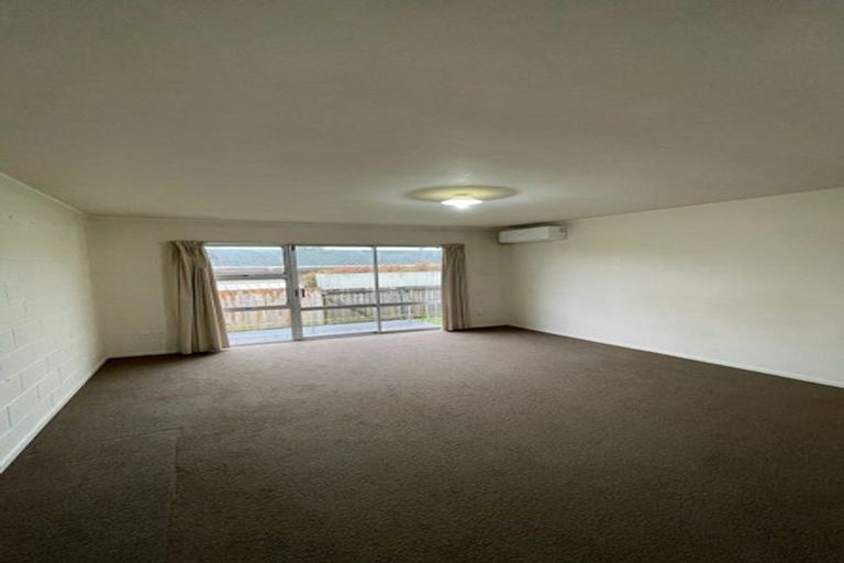 Photo of property in 2/13 Copley Street, New Lynn, Auckland, 0600