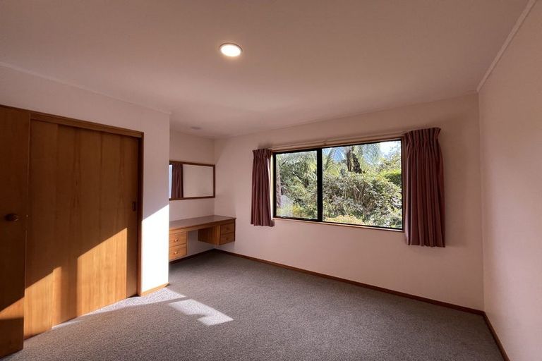 Photo of property in 6 Bushview Place, Upper Vogeltown, New Plymouth, 4310
