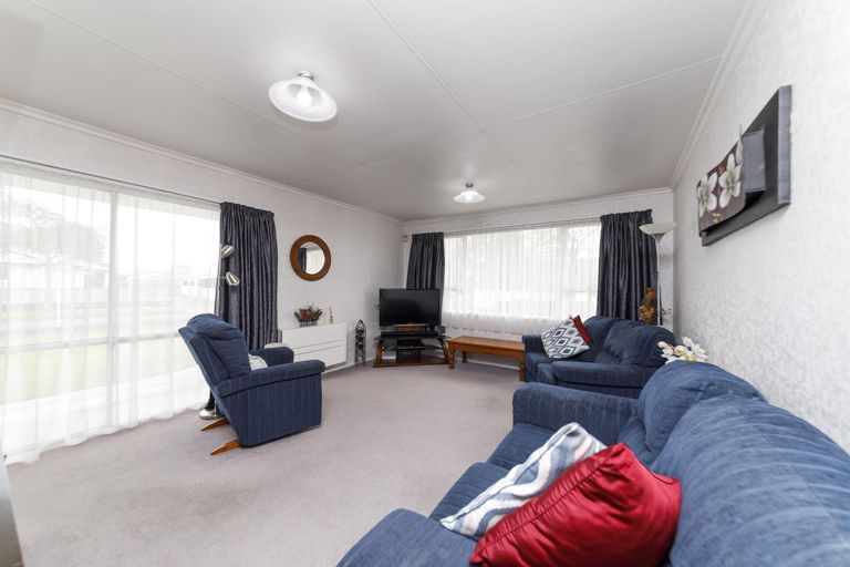 Photo of property in 24 Motuoapa Place, Kelvin Grove, Palmerston North, 4414