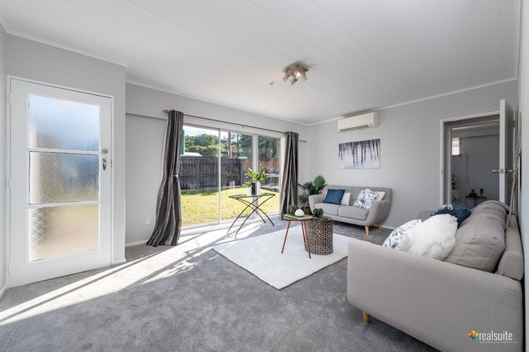 Photo of property in 7 Garth Lane, Maoribank, Upper Hutt, 5018