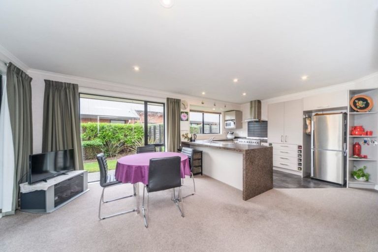 Photo of property in 49 Rosalie Terrace, Kelvin Grove, Palmerston North, 4414