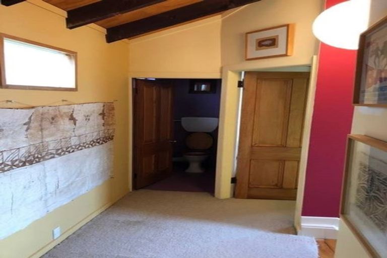 Photo of property in 63 Houghton Bay Road, Houghton Bay, Wellington, 6023