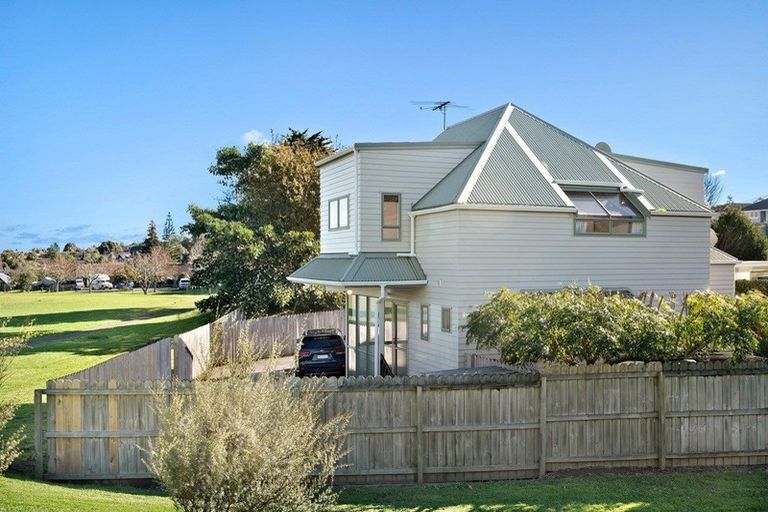 Photo of property in 20b Bledisloe Street, Cockle Bay, Auckland, 2014