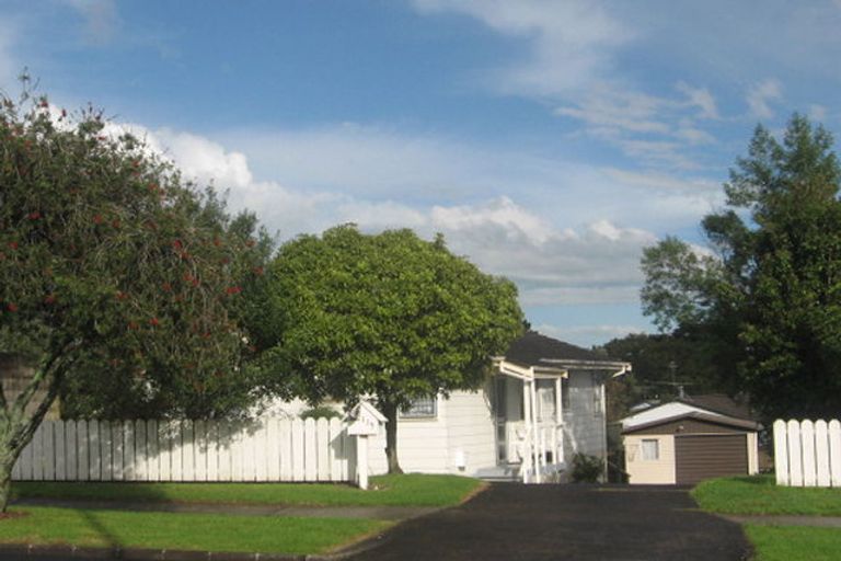 Photo of property in 115 Aviemore Drive, Highland Park, Auckland, 2010