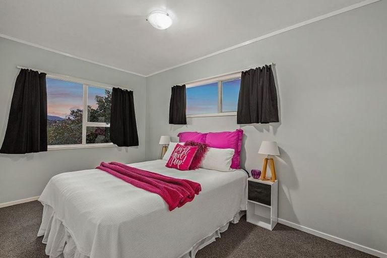 Photo of property in 3 Seabar Place, Glen Eden, Auckland, 0602