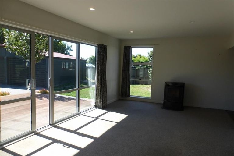 Photo of property in 14 Bidwell Place, Hillmorton, Christchurch, 8025