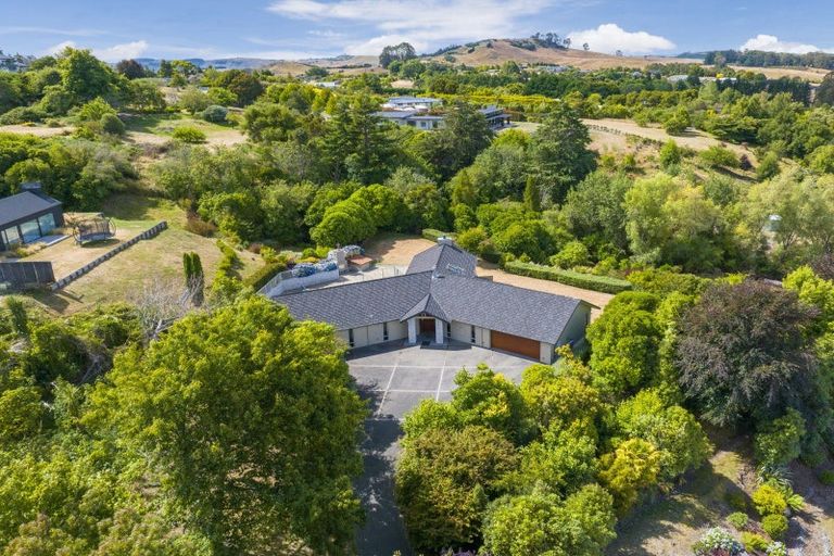 Photo of property in 5 Cameron Drive, Acacia Bay, Taupo, 3385